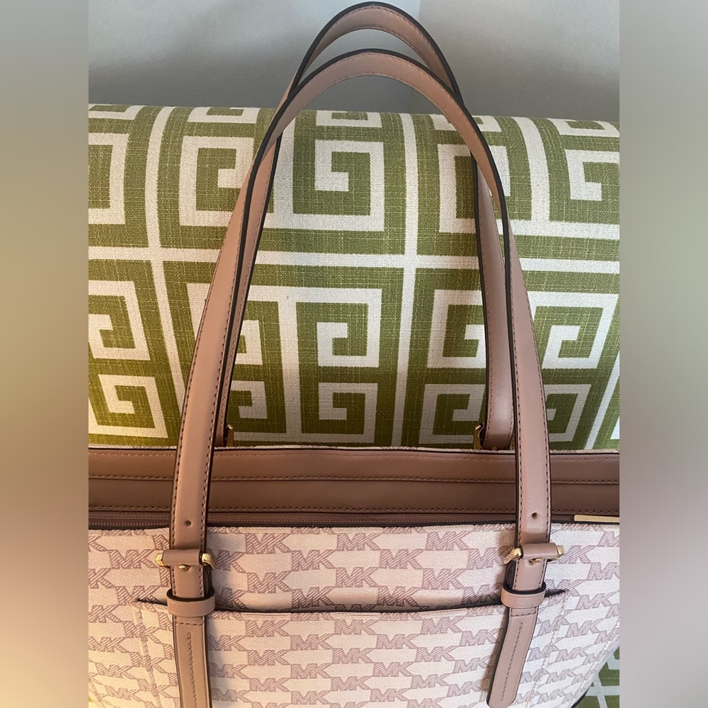 NWT! Michael Kors Aria Blush Large Signature Tote Bag - Picture 8 of 14
